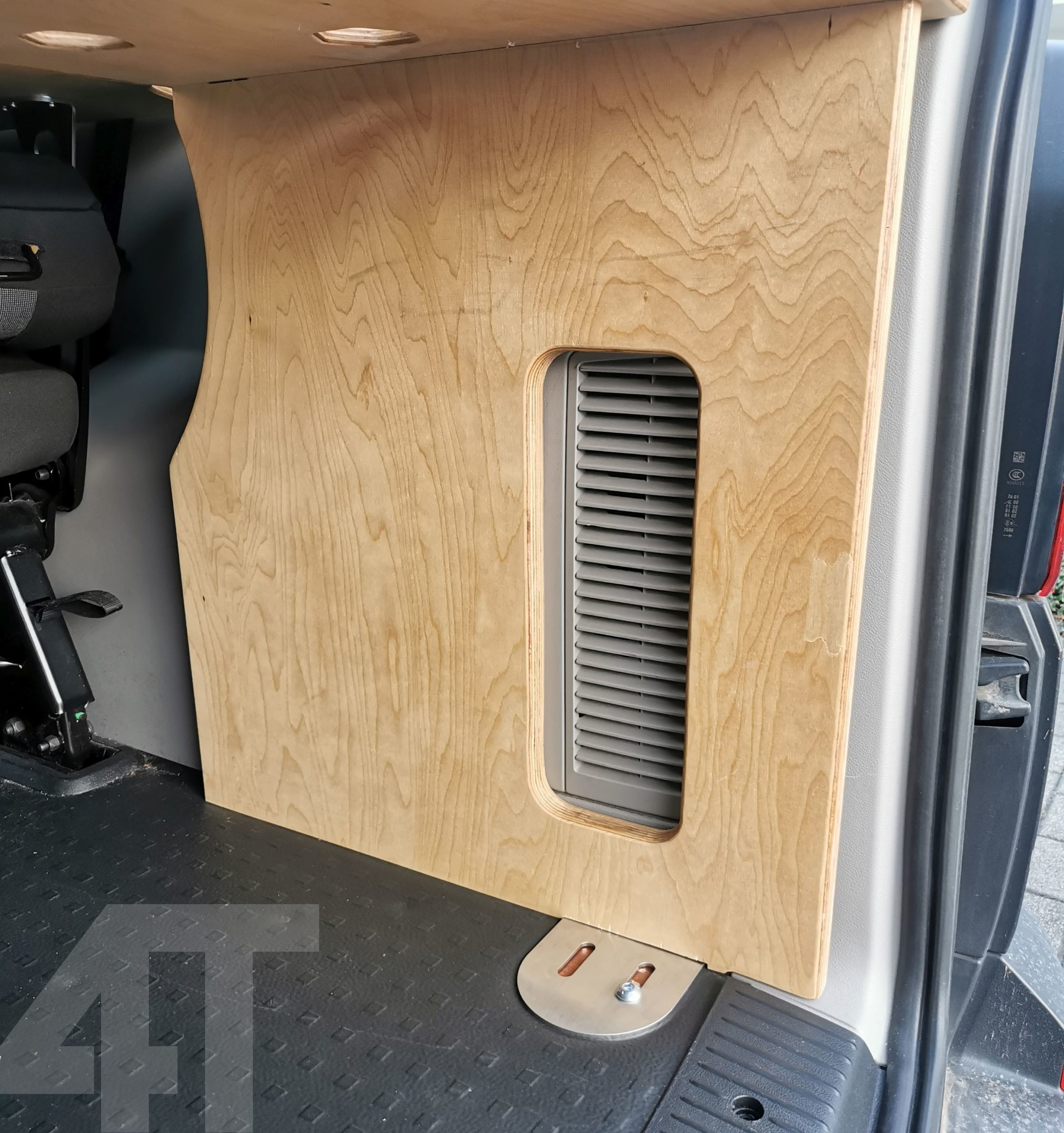 2er Set Bodenwinkel zur Bettbefestigung für VW Bus T5 - T6.1 - Four-Teile  DIY Schlafsitzbank Bett für VW T5 T6 selber bauen